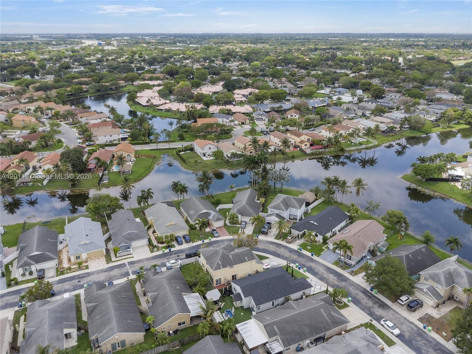 Real estate property located at 375 Riverbend Dr, Broward, New River Estates Section, Sunrise, FL