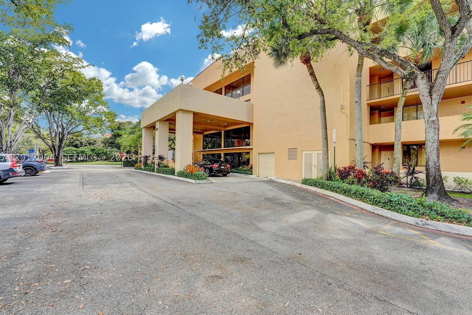 Real estate property located at 8592 Sunrise Blvd #408, Broward, Jacaranda Heights Condo, Plantation, FL