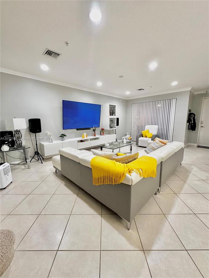 Real estate property located at 2900 125th Ave #3-105, Broward, Villa Biarritz Condo, Sunrise, FL