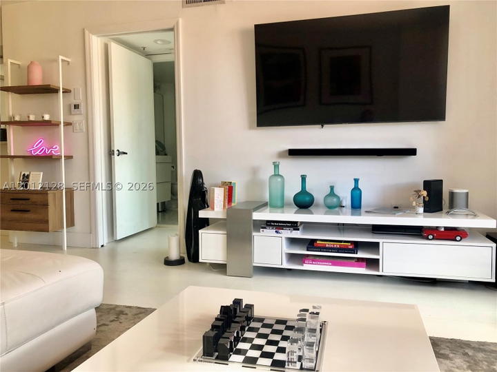 Real estate property located at 90 Alton Rd #307, Miami-dade, Yacht Club At Portofino C, Miami Beach, FL