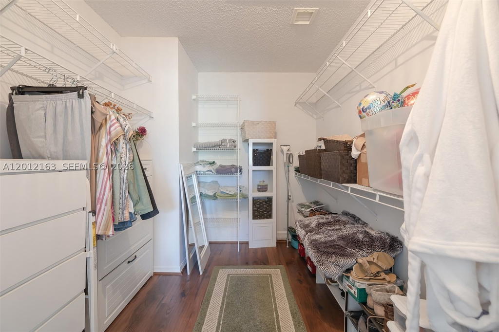 Real estate property located at 1910 180th Way, Broward, Silver Lakes At Pembroke, Pembroke Pines, FL