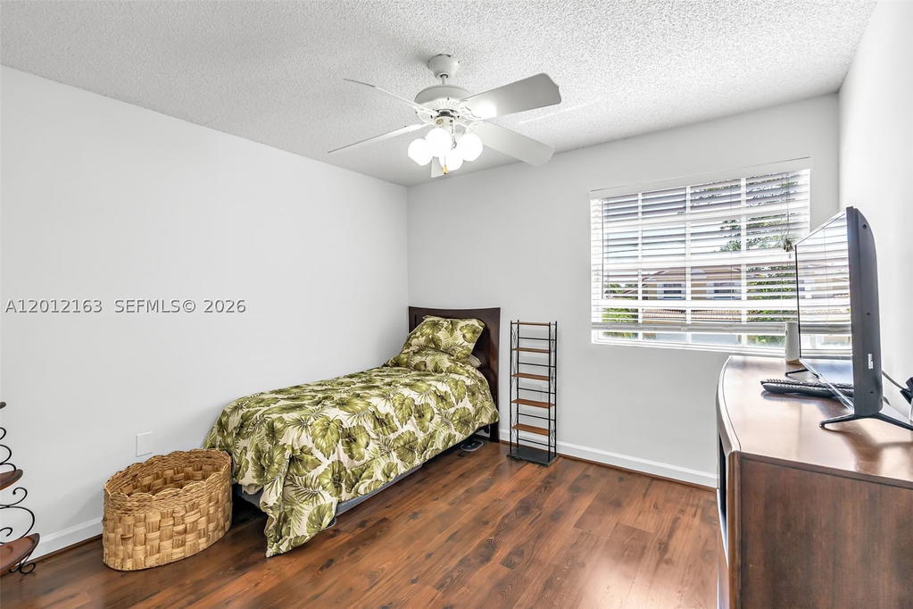 Real estate property located at 1910 180th Way, Broward, Silver Lakes At Pembroke, Pembroke Pines, FL