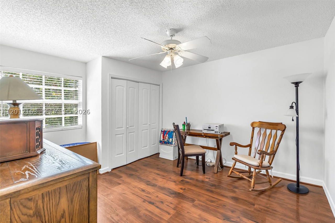 Real estate property located at 1910 180th Way, Broward, Silver Lakes At Pembroke, Pembroke Pines, FL