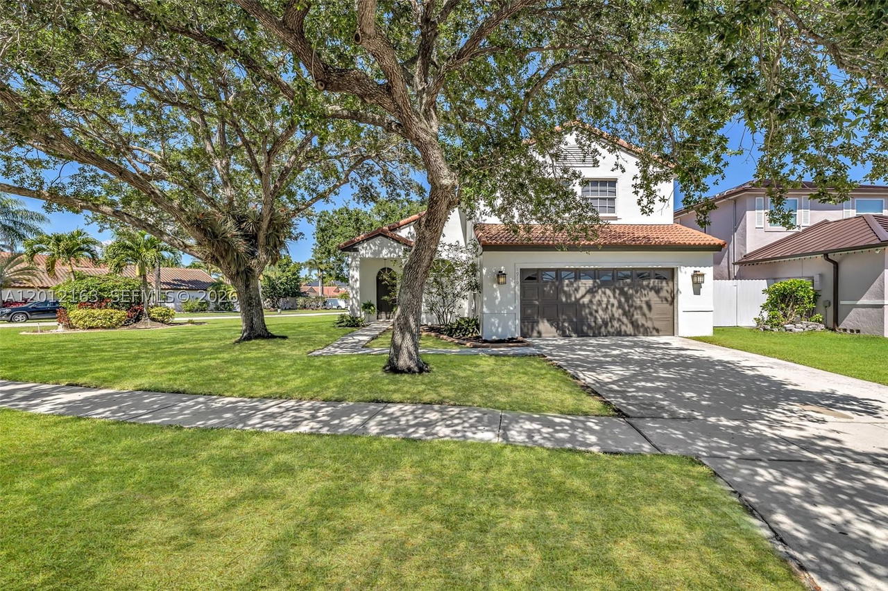 Real estate property located at 1910 180th Way, Broward, Silver Lakes At Pembroke, Pembroke Pines, FL