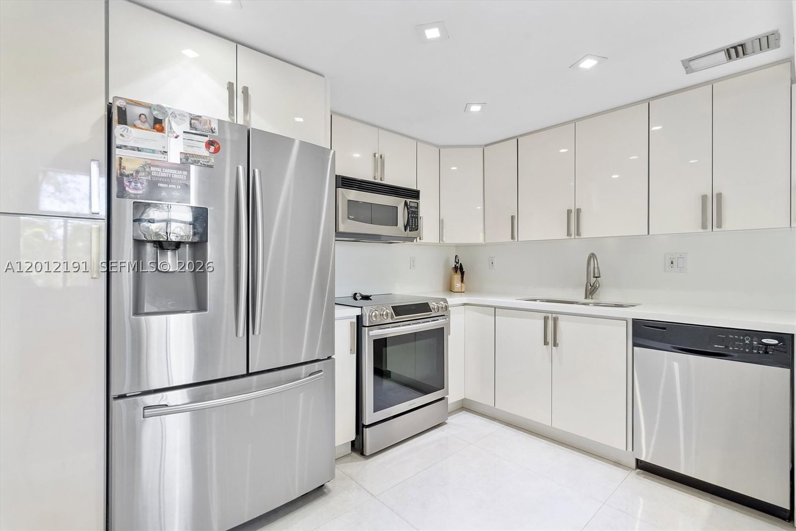 Real estate property located at 20341 Country Club Dr TH-11, Miami-dade, Coronado Condo- Tower Ii, Aventura, FL