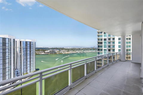 Real estate property located at 901 Brickell Key Blvd #3607, Miami-dade, Carbonell Condo, Miami, FL