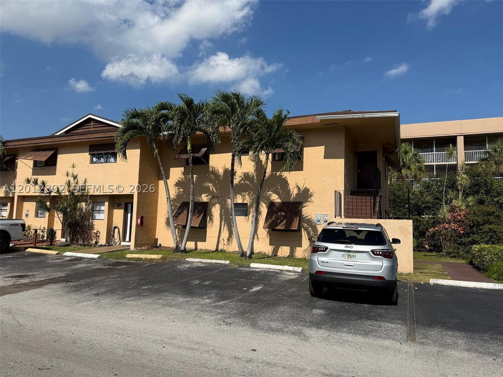 Real estate property located at 6850 173rd Dr #109, Miami-dade, Laguna Tropical Condo, Hialeah, FL