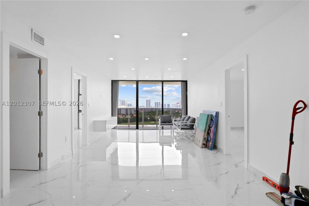 Real estate property located at 3675 Country Club Dr #2008, Miami-dade, Aventura Eldorado Condo, Aventura, FL