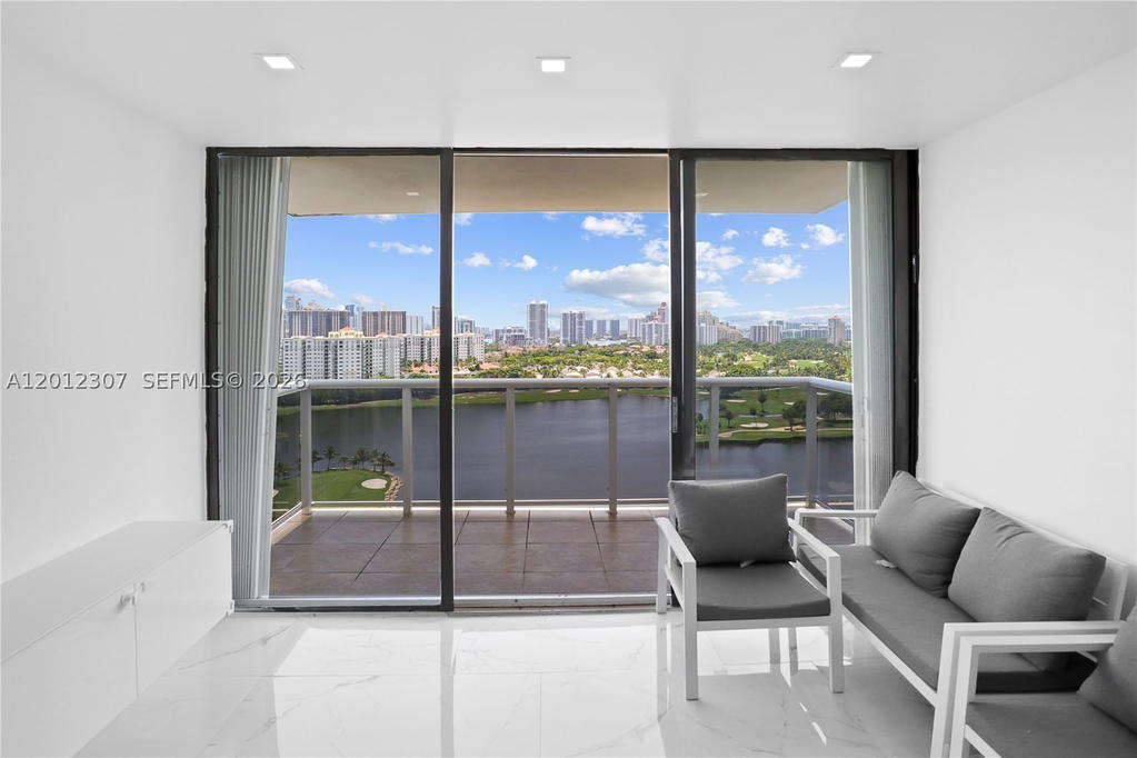 Real estate property located at 3675 Country Club Dr #2008, Miami-dade, Aventura Eldorado Condo, Aventura, FL