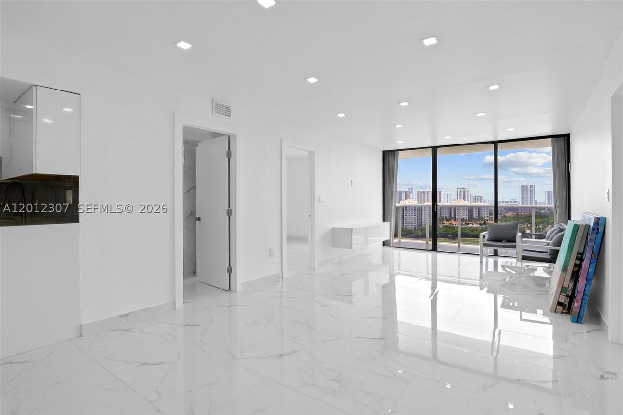 Real estate property located at 3675 Country Club Dr #2008, Miami-dade, Aventura Eldorado Condo, Aventura, FL