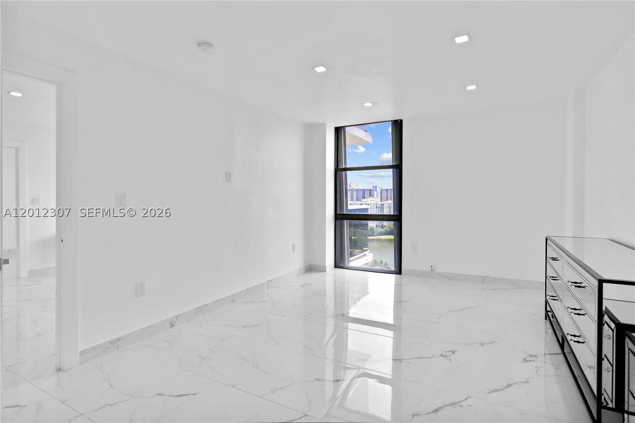 Real estate property located at 3675 Country Club Dr #2008, Miami-dade, Aventura Eldorado Condo, Aventura, FL