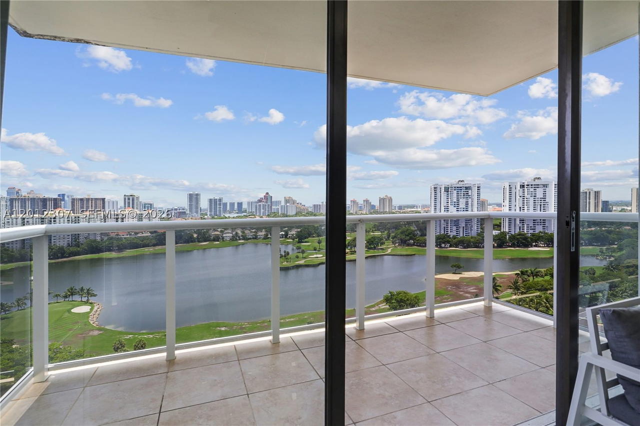 Real estate property located at 3675 Country Club Dr #2008, Miami-dade, Aventura Eldorado Condo, Aventura, FL