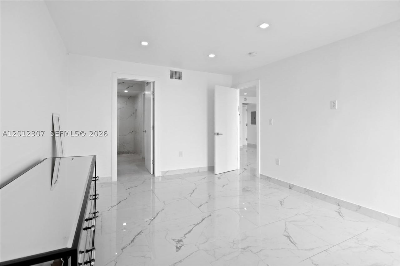 Real estate property located at 3675 Country Club Dr #2008, Miami-dade, Aventura Eldorado Condo, Aventura, FL