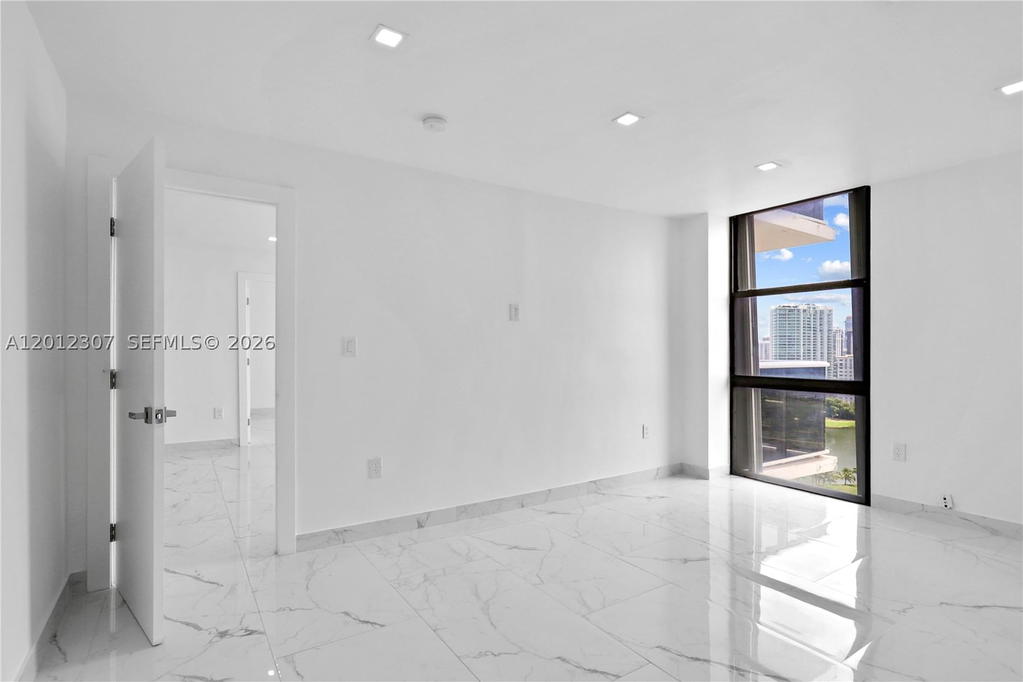 Real estate property located at 3675 Country Club Dr #2008, Miami-dade, Aventura Eldorado Condo, Aventura, FL