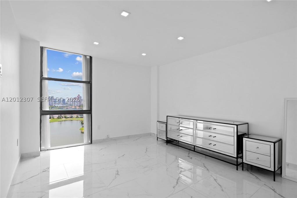 Real estate property located at 3675 Country Club Dr #2008, Miami-dade, Aventura Eldorado Condo, Aventura, FL