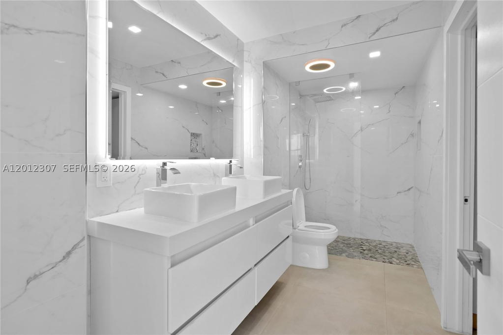 Real estate property located at 3675 Country Club Dr #2008, Miami-dade, Aventura Eldorado Condo, Aventura, FL
