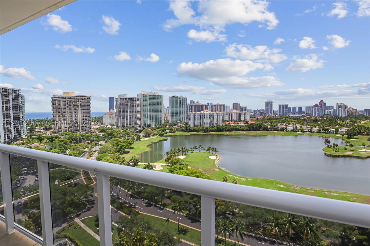 Real estate property located at 3675 Country Club Dr #2008, Miami-dade, Aventura Eldorado Condo, Aventura, FL