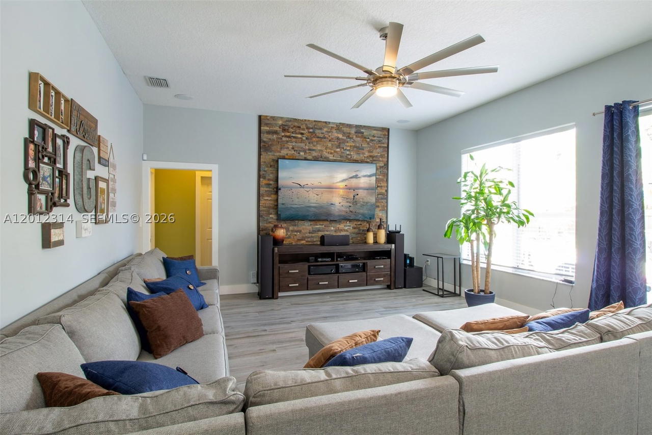 Real estate property located at 2910 Fairways Dr, Miami-dade, Fairways At Keys Gate, Homestead, FL