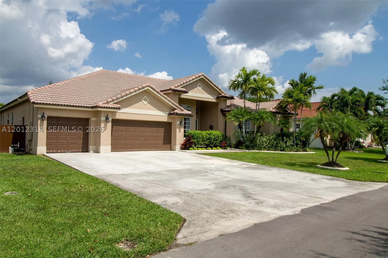 Real estate property located at 2910 Fairways Dr, Miami-dade, Fairways At Keys Gate, Homestead, FL