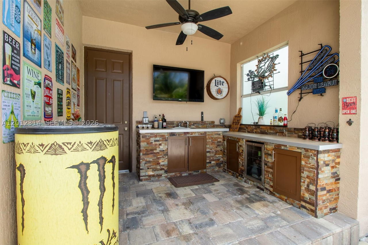 Real estate property located at 2910 Fairways Dr, Miami-dade, Fairways At Keys Gate, Homestead, FL