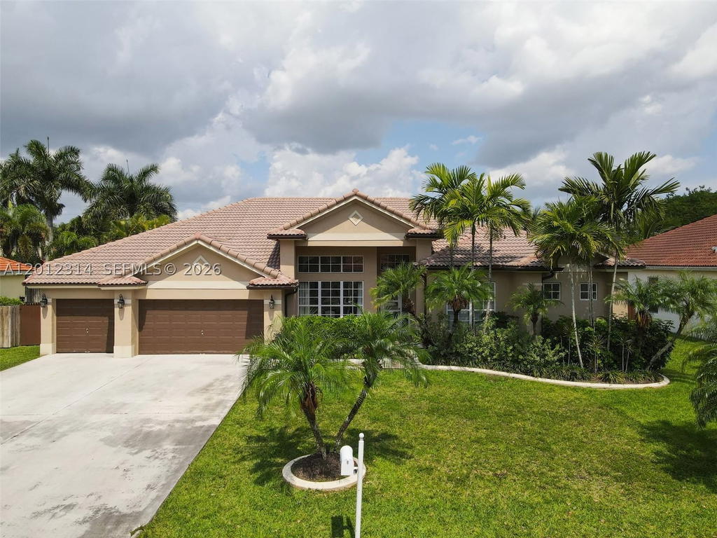 Real estate property located at 2910 Fairways Dr, Miami-dade, Fairways At Keys Gate, Homestead, FL