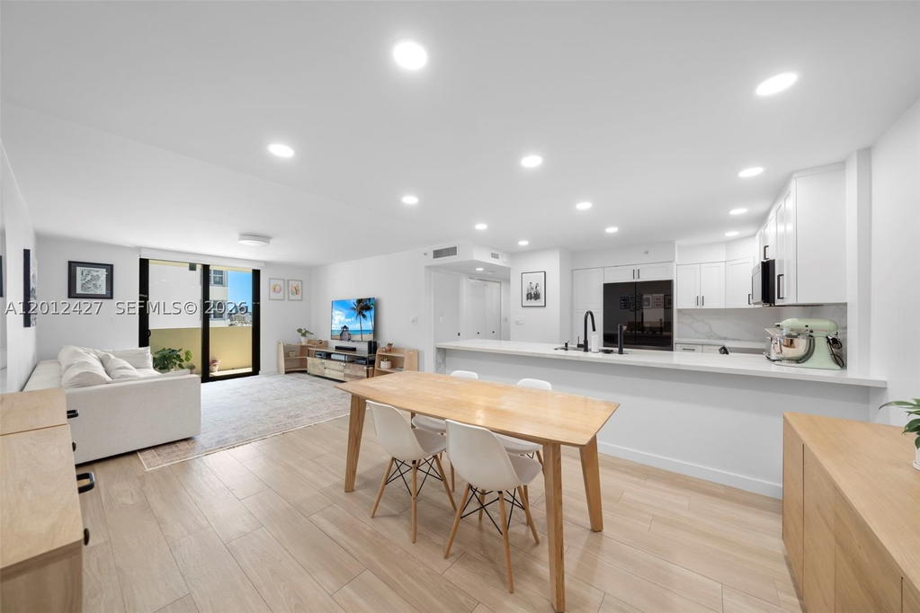 Real estate property located at 1621 Collins Ave PH1002, Miami-dade, The Georgian Condo, Miami Beach, FL