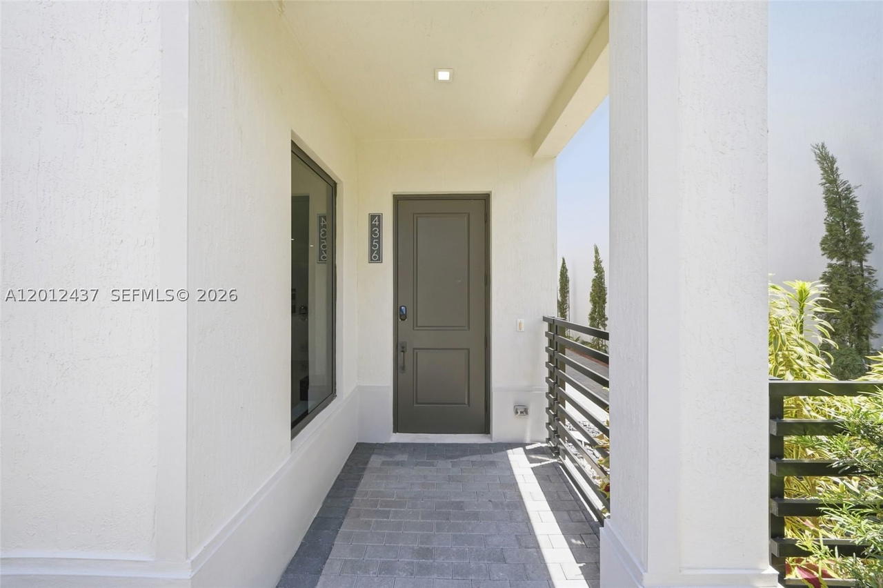 Real estate property located at 4356 80th Ave, Miami-dade, Canarias East, Doral, FL
