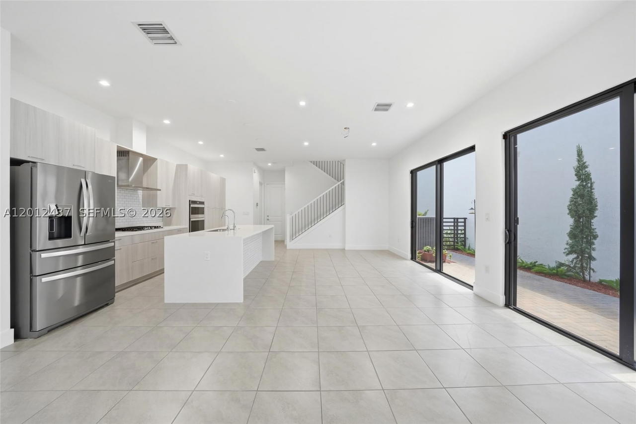 Real estate property located at 4356 80th Ave, Miami-dade, Canarias East, Doral, FL