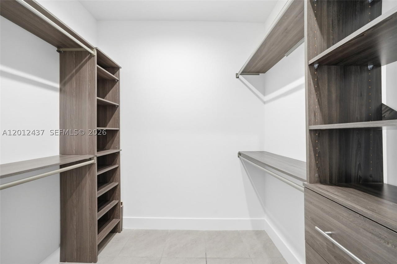 Real estate property located at 4356 80th Ave, Miami-dade, Canarias East, Doral, FL