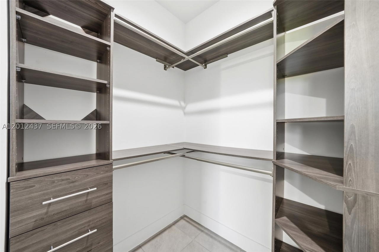 Real estate property located at 4356 80th Ave, Miami-dade, Canarias East, Doral, FL