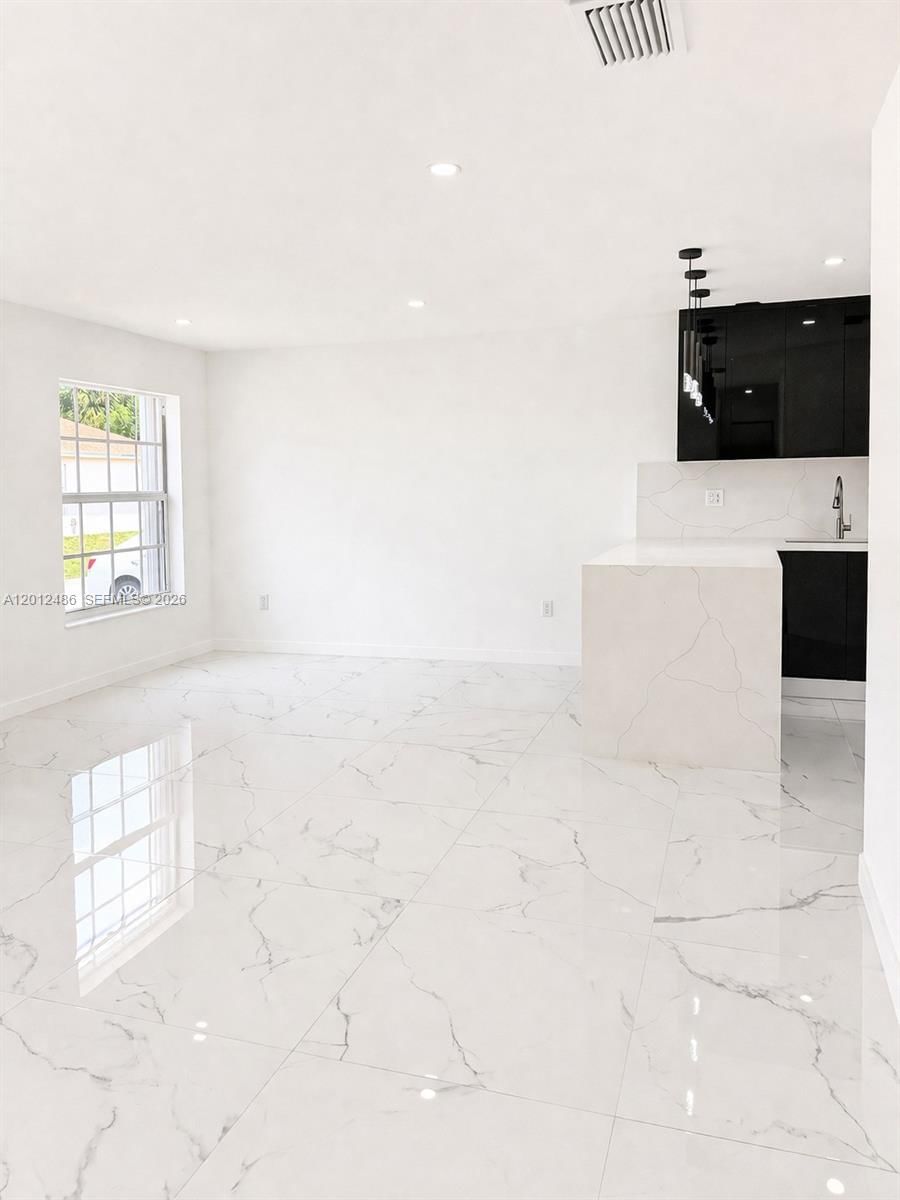 Real estate property located at 20107 27th Cir, Miami-dade, Leslie Estates Sec Six, Miami Gardens, FL