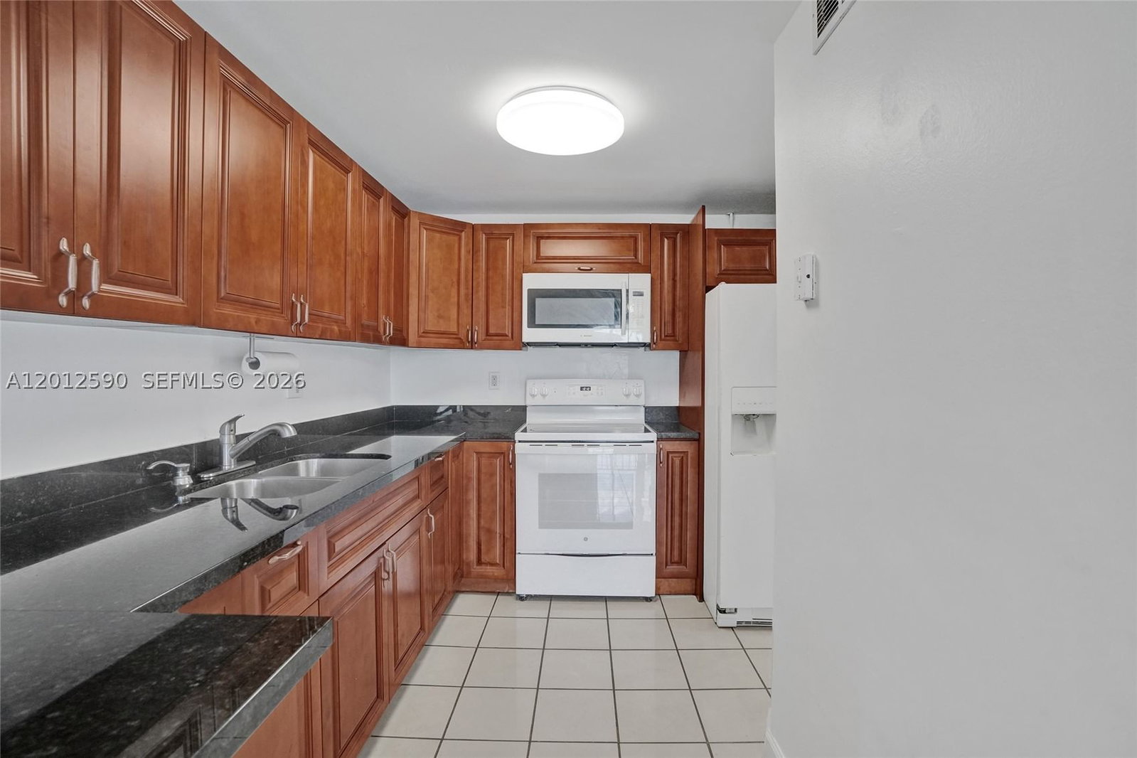 Real estate property located at 14250 62nd St #408, Miami-dade, Cypress Club Of Kendale C, Miami, FL