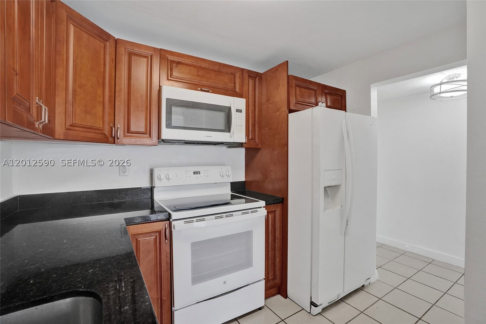 Real estate property located at 14250 62nd St #408, Miami-dade, Cypress Club Of Kendale C, Miami, FL