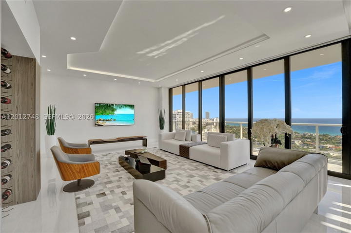 Real estate property located at 20281 Country Club Dr PH14, Miami-dade, Hamptons West, Aventura, FL