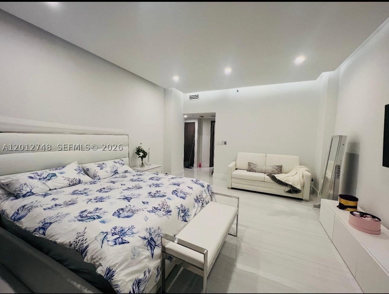 Real estate property located at 20281 Country Club Dr PH14, Miami-dade, Hamptons West, Aventura, FL
