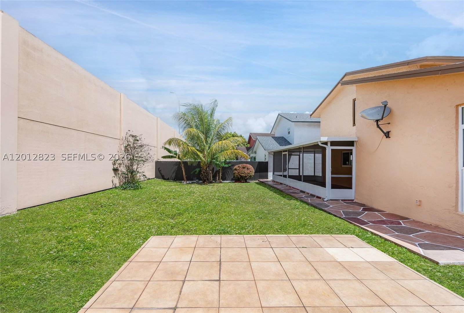 Real estate property located at 1007 106th Ave Cir, Miami-dade, Fontainebleau Park West V, Miami, FL