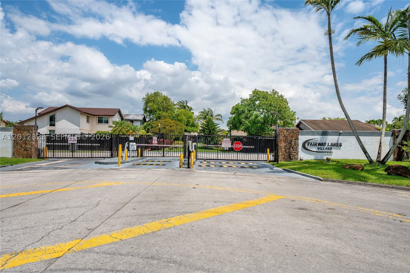 Real estate property located at 1007 106th Ave Cir, Miami-dade, Fontainebleau Park West V, Miami, FL