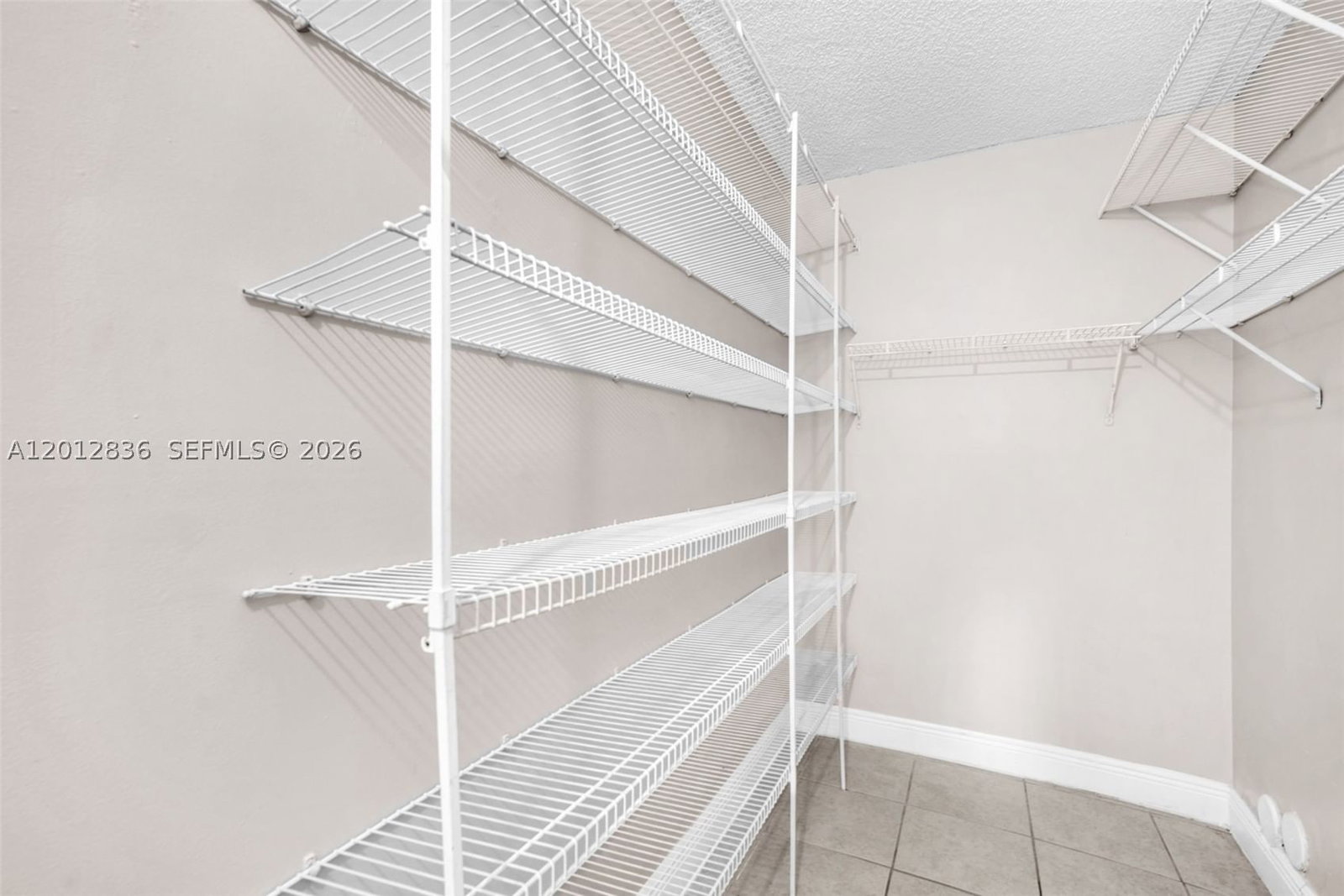 Real estate property located at 3690 56th Ave #903, Broward, Lakewood At Emerald Hills, Hollywood, FL