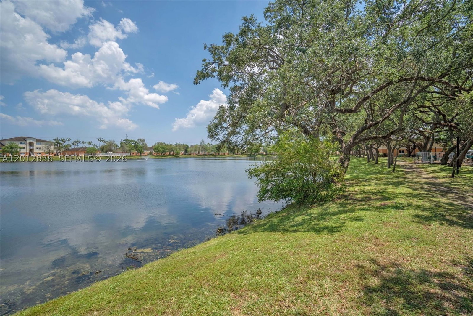 Real estate property located at 3690 56th Ave #903, Broward, Lakewood At Emerald Hills, Hollywood, FL