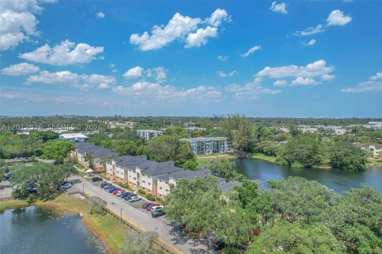 Real estate property located at 3690 56th Ave #903, Broward, Lakewood At Emerald Hills, Hollywood, FL