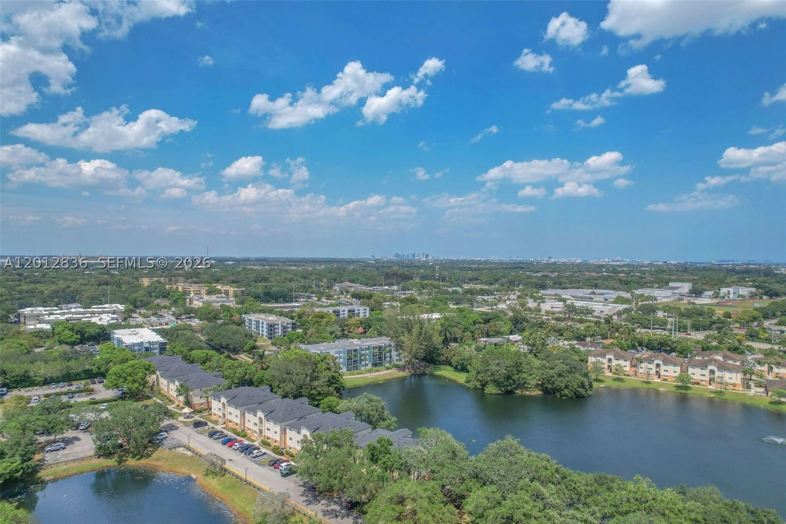 Real estate property located at 3690 56th Ave #903, Broward, Lakewood At Emerald Hills, Hollywood, FL