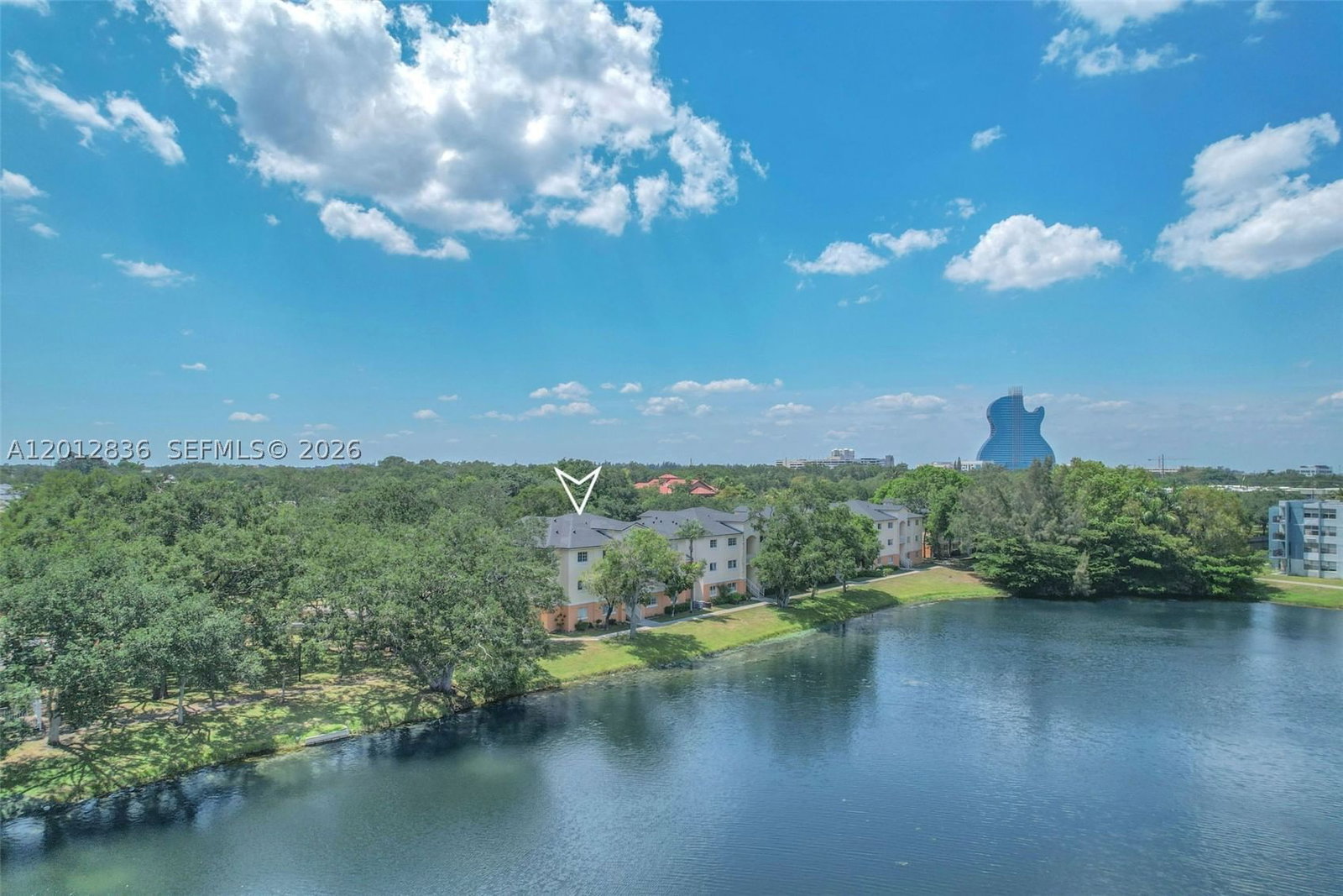 Real estate property located at 3690 56th Ave #903, Broward, Lakewood At Emerald Hills, Hollywood, FL