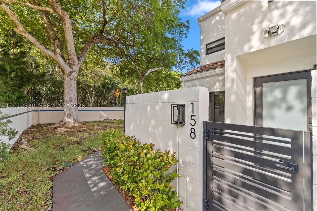 Real estate property located at 21216 Harbor Way #158-15, Miami-dade, Costain Villas Harbor Vil, Aventura, FL