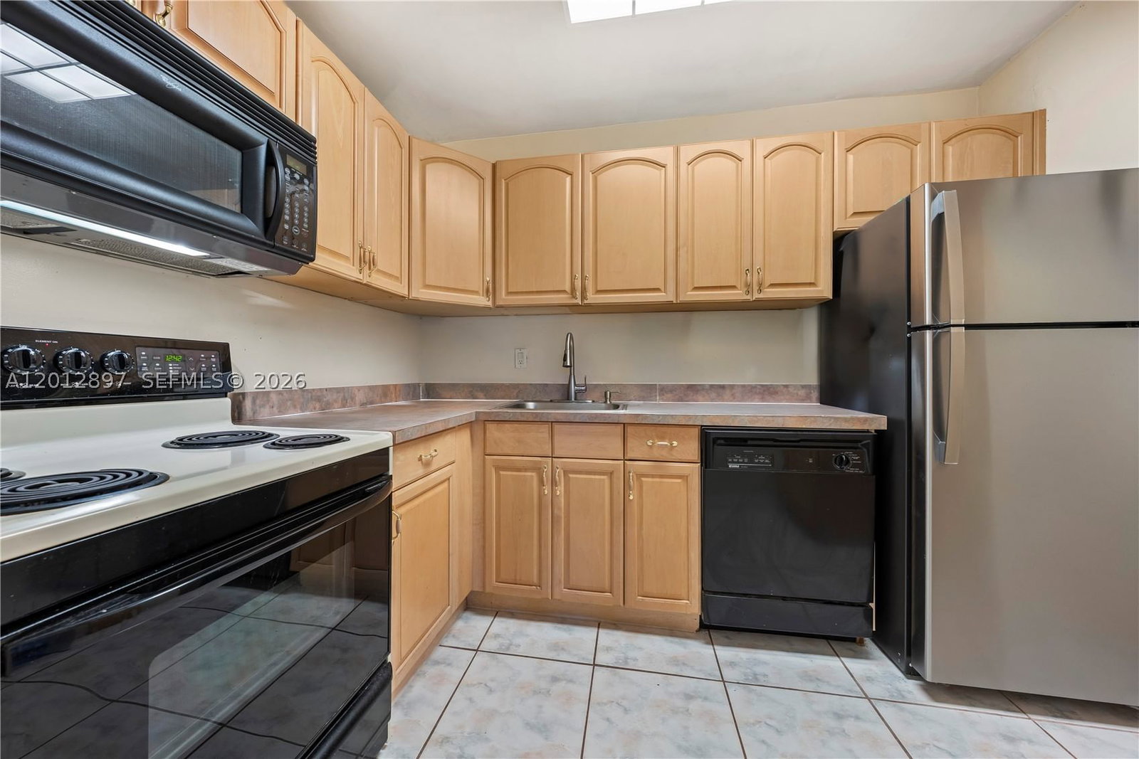 Real estate property located at 7829 Miller Dr B205, Miami-dade, Lakewood Villas Condo, Miami, FL