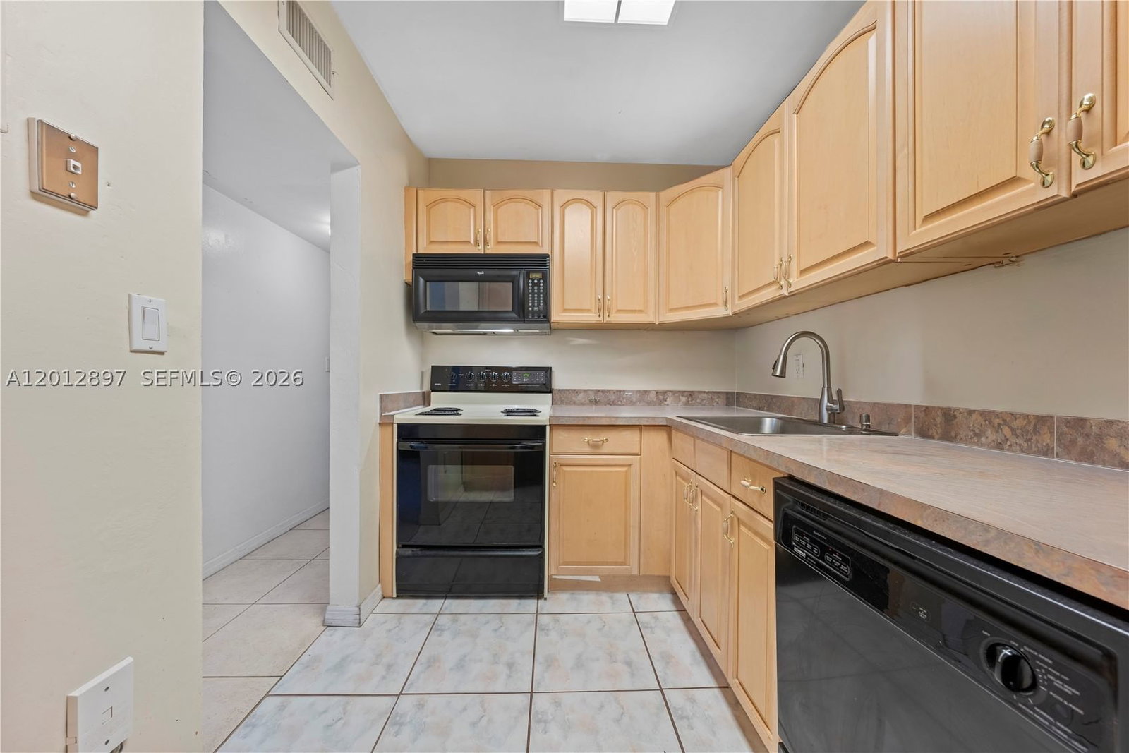 Real estate property located at 7829 Miller Dr B205, Miami-dade, Lakewood Villas Condo, Miami, FL