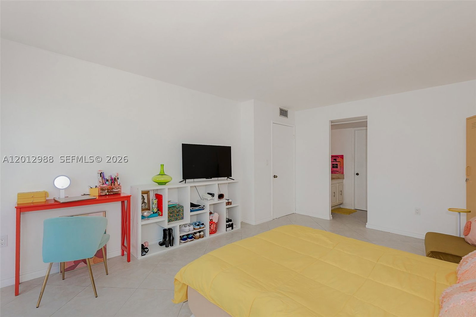 Real estate property located at 600 36th St #706, Miami-dade, Charter Club Condo, Miami, FL