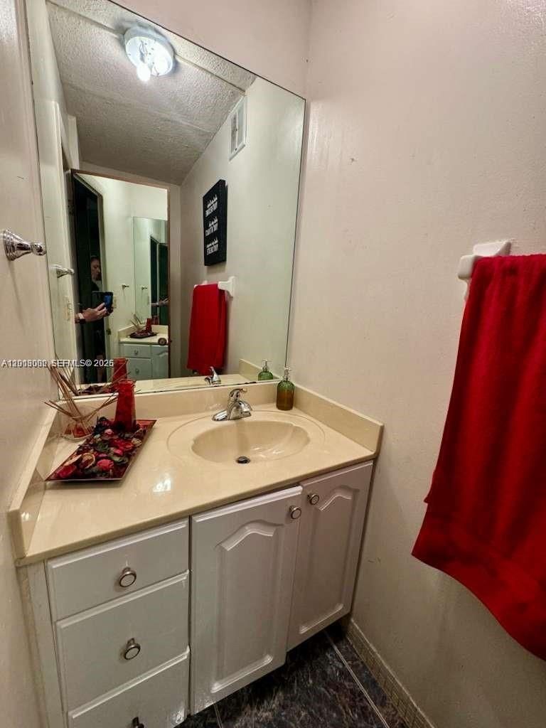 Real estate property located at 3730 Inverrary Dr #3B, Broward, International Village At, Lauderhill, FL