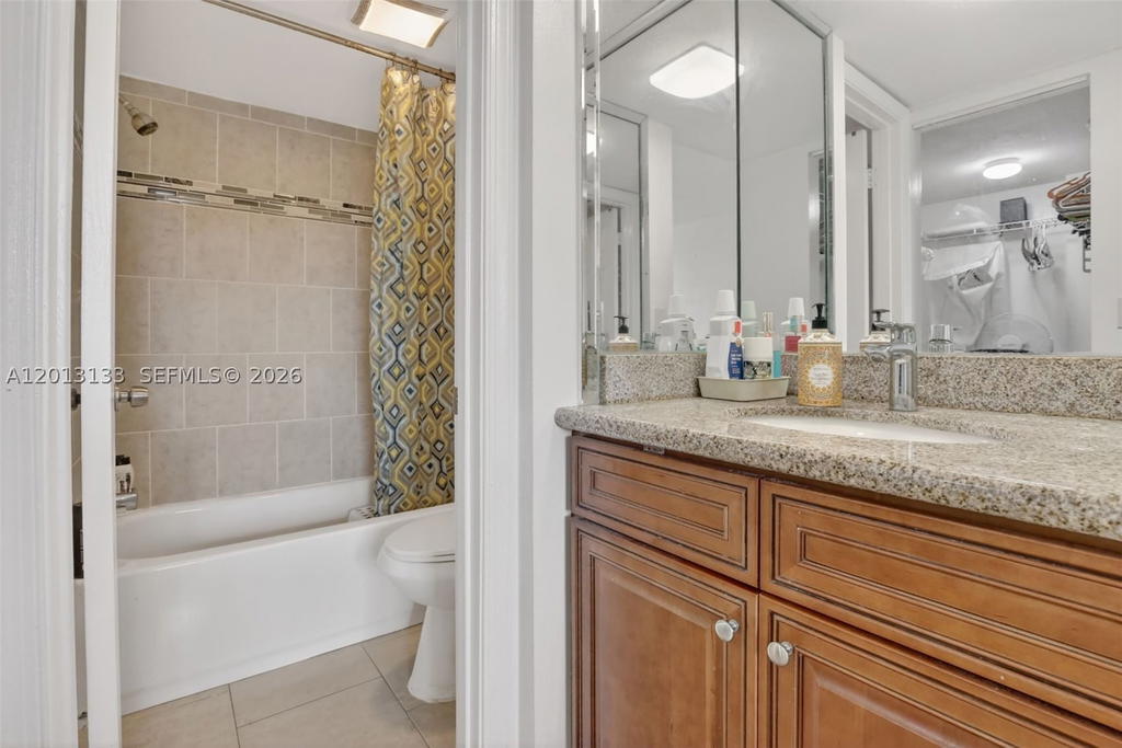 Real estate property located at 9330 Lagoon Pl #307, Broward, Poinciana 12 Pine Island, Davie, FL