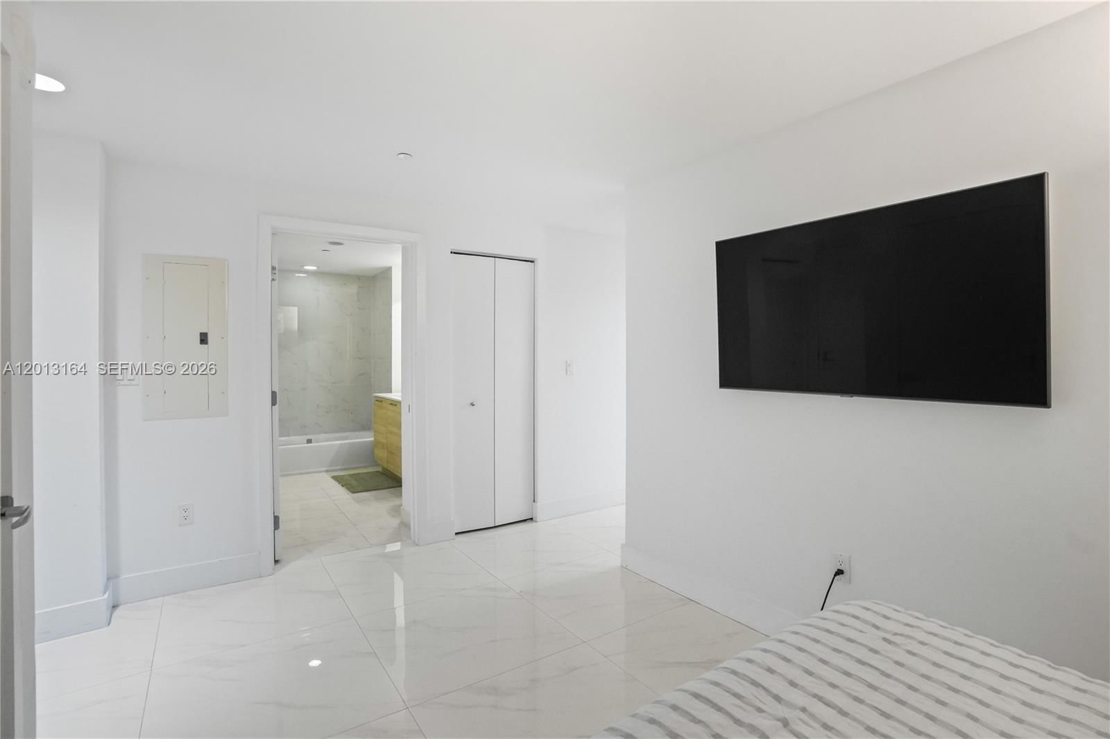 Real estate property located at 16385 Biscayne Blvd #1402, Miami-dade, The Harbour North Condo, North Miami Beach, FL