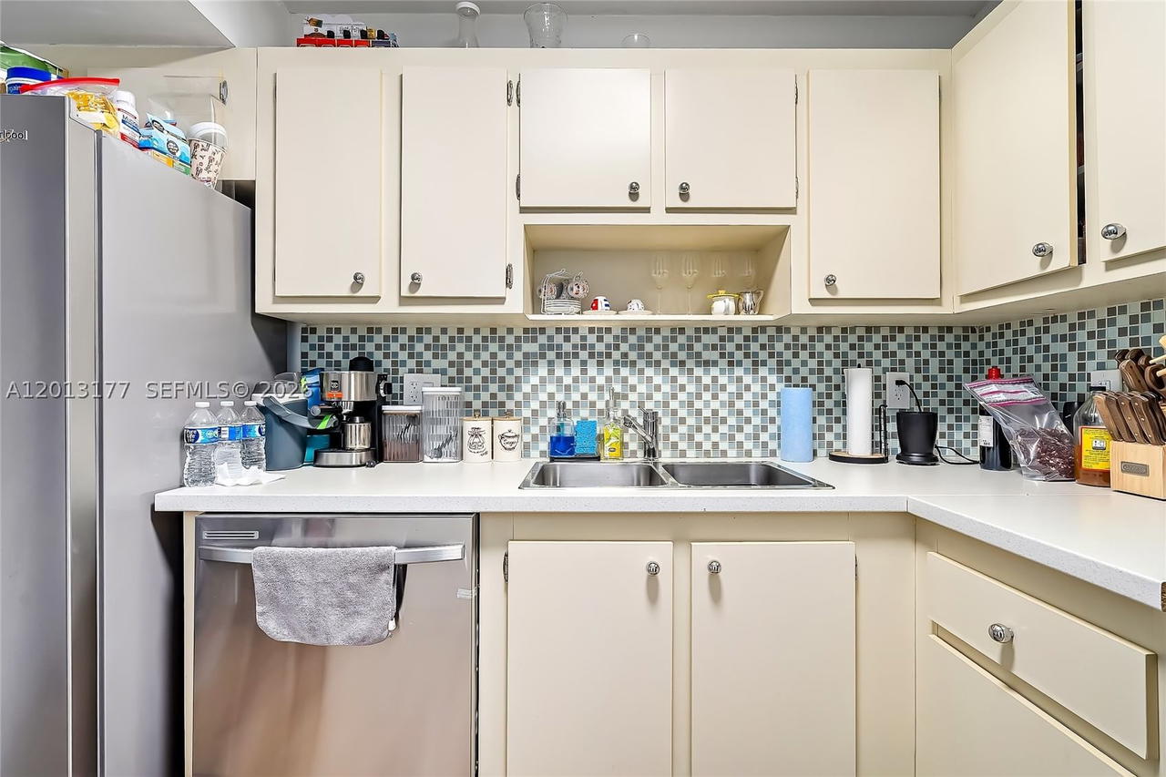 Real estate property located at 919 Hillcrest Dr #607, Broward, Hillcrest East 20, Hollywood, FL